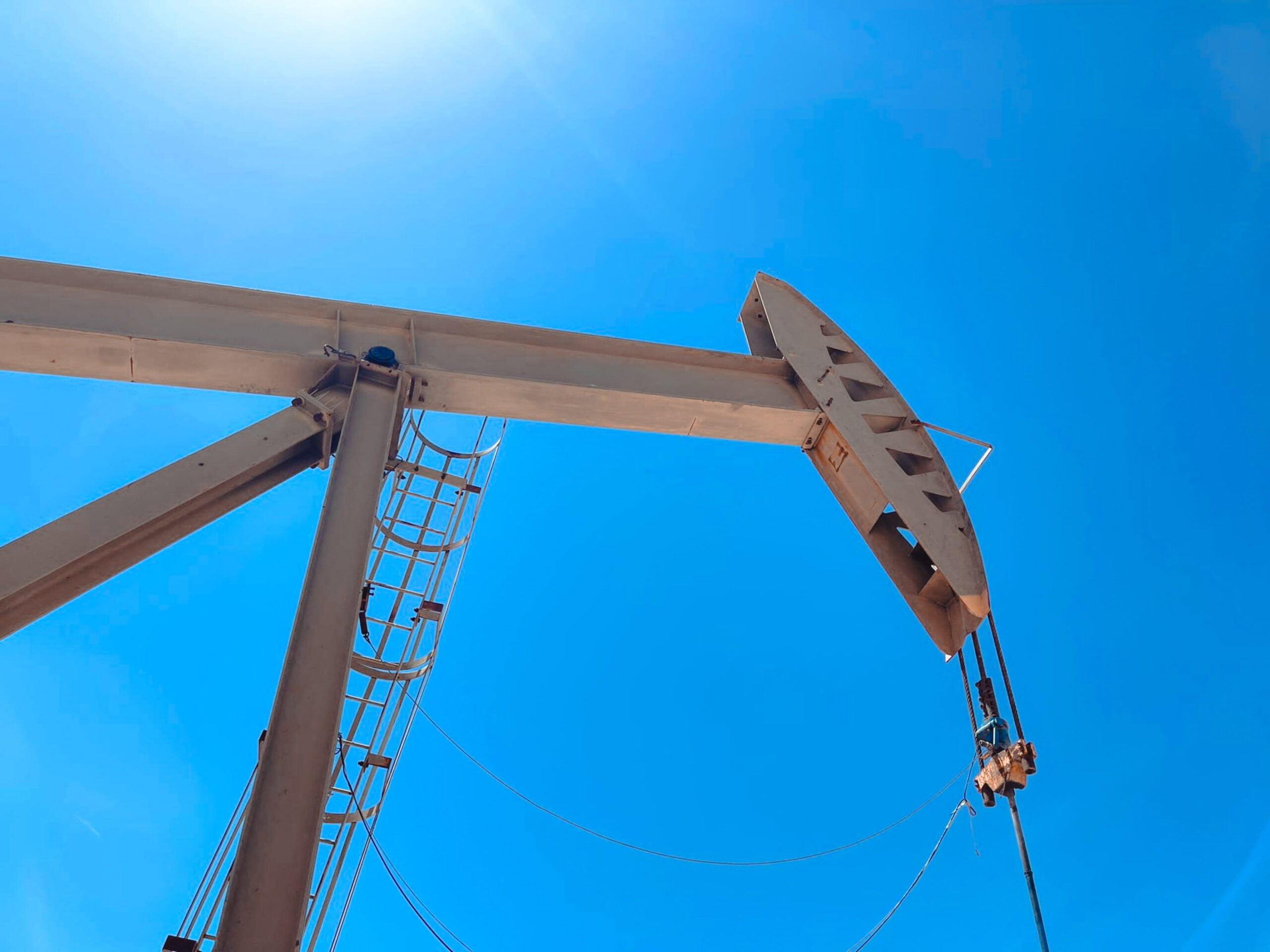 Unidad de bombeo mecanico en campo petrolero Venezuela - UPCO